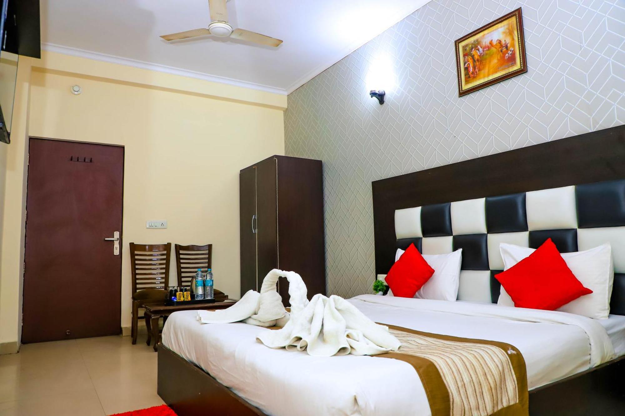 Hotel Global Inn By Quality Inn New Delhi Exterior photo