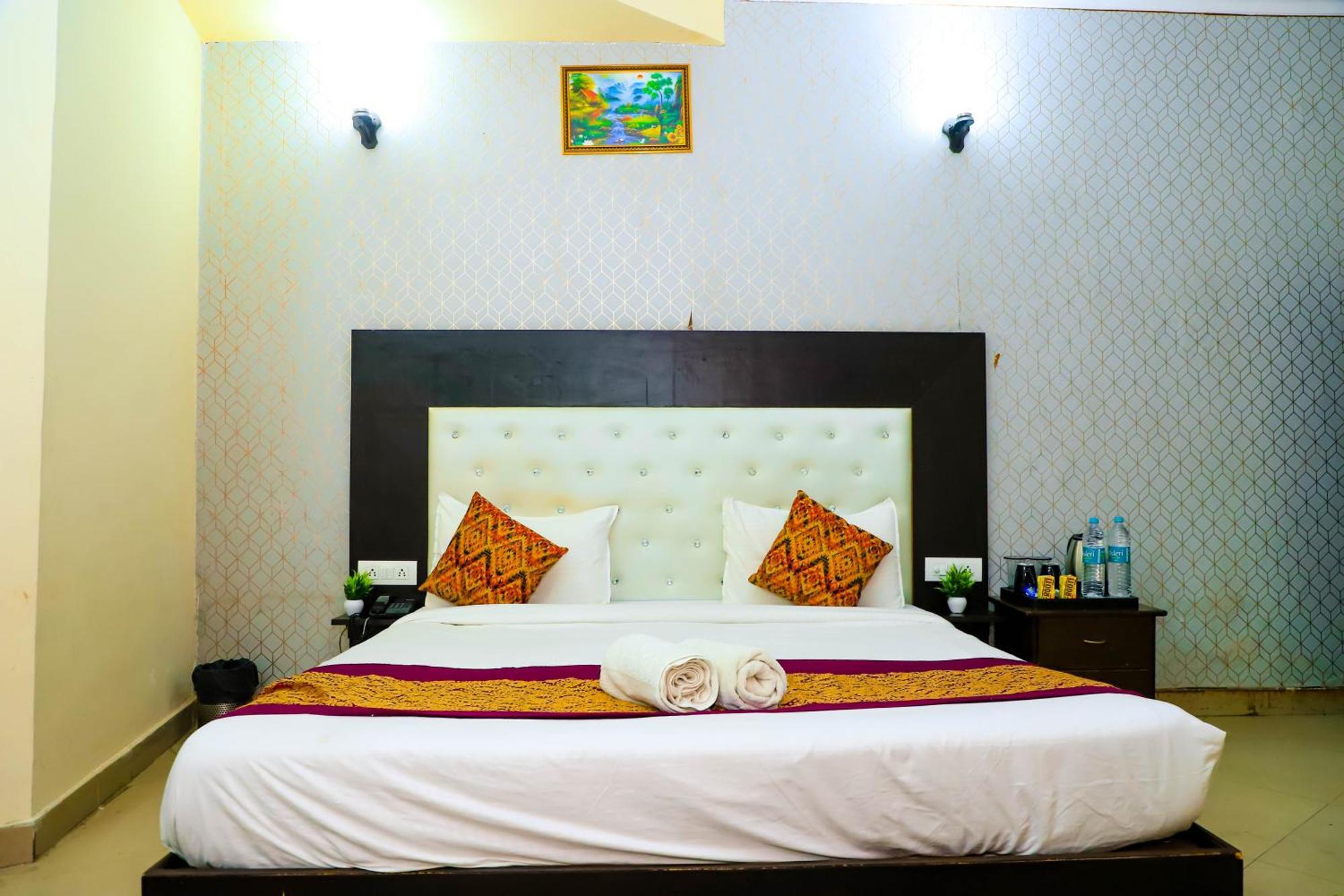 Hotel Global Inn By Quality Inn New Delhi Exterior photo